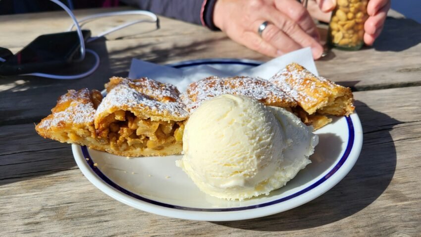 Viennese Apfelstrudel